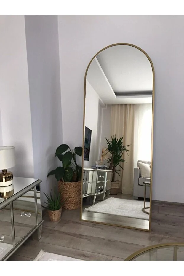 Gold Metal Çerçeveli Oval Ayaklı Boy Aynası 